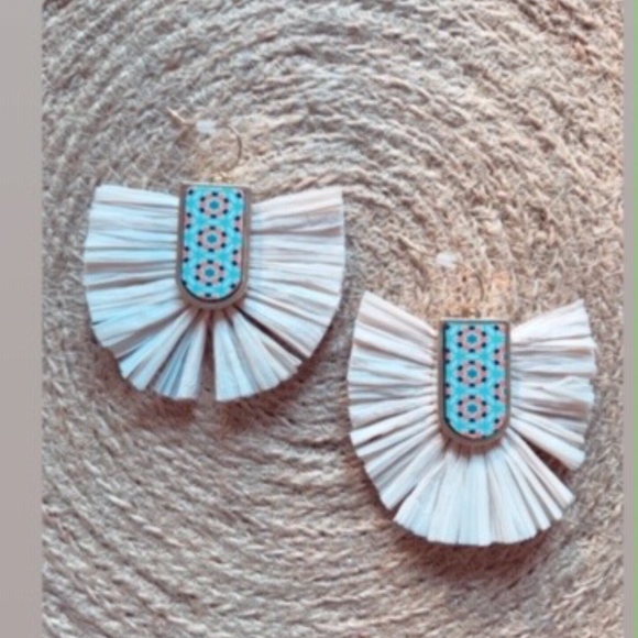 Cream Aztec Print Earrings - Picture 1 of 1